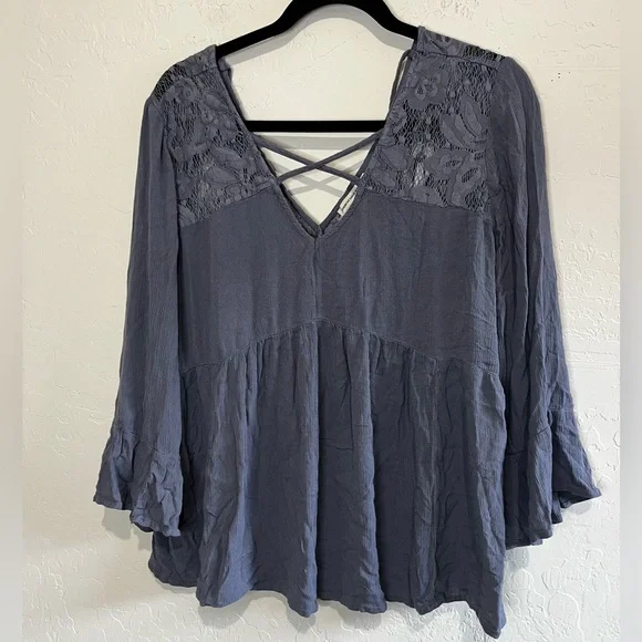 American Eagle Outfitters Lace Detail Top Size XL - Picture 2 of 5